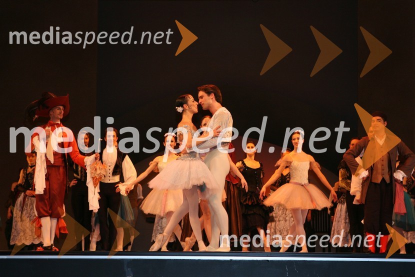 Rita Pollacchi, balerina, Tomislav Petranovič, baletnik in baletniki SNG Opera in balet LjubljanaPremiera baleta Don Kihot
