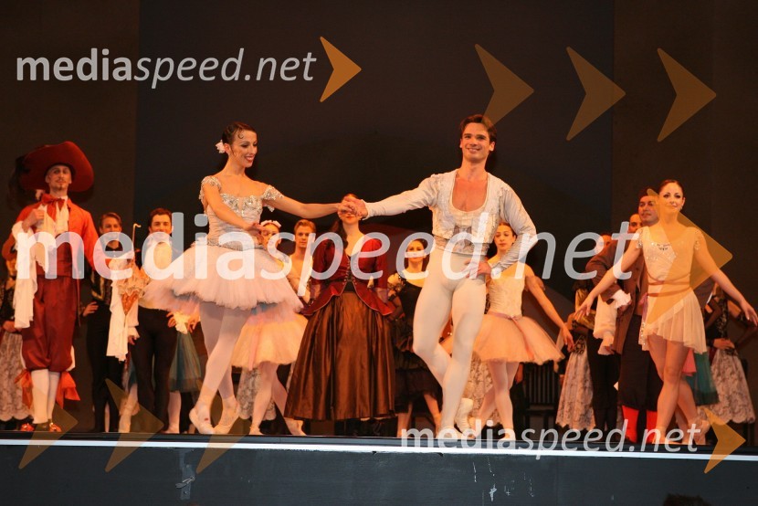 Rita Pollacchi, balerina, Tomislav Petranovič, baletnik in baletniki SNG Opera in balet LjubljanaPremiera baleta Don Kihot