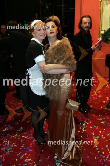 Mateja Pucko in Ksenija Mišič, igralkiPremiera komedije Plemeniti meščan v SNG Maribor