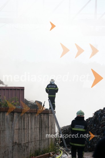 GasilciEkskluzivno: pogorišče Surovina Maribor