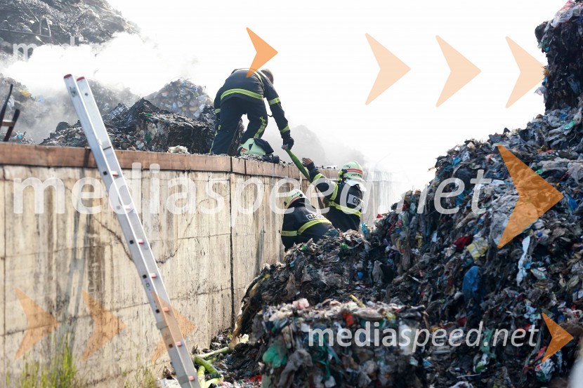 GasilciEkskluzivno: pogorišče Surovina Maribor