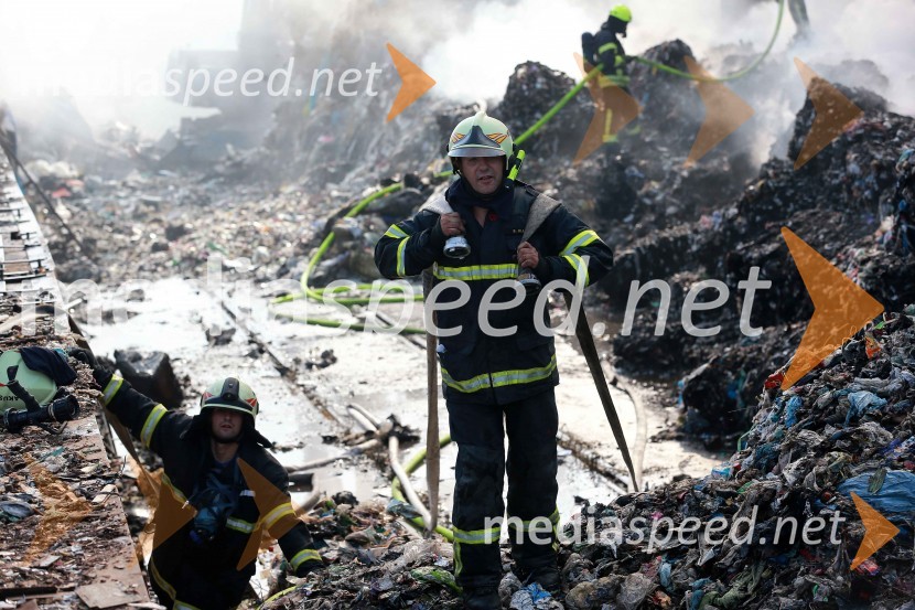 GasilciEkskluzivno: pogorišče Surovina Maribor