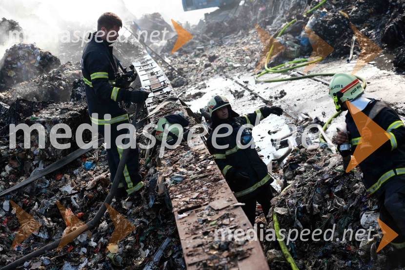 GasilciEkskluzivno: pogorišče Surovina Maribor