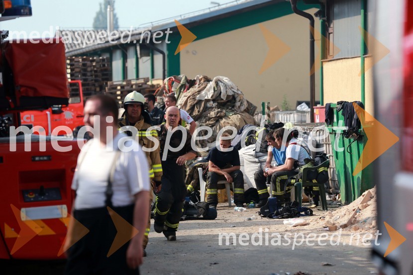 GasilciEkskluzivno: pogorišče Surovina Maribor
