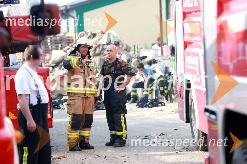 GasilciEkskluzivno: pogorišče Surovina Maribor