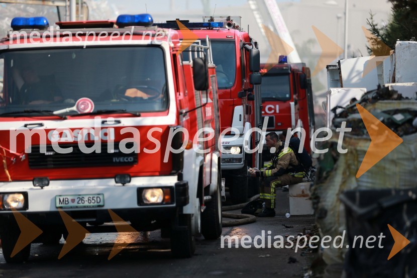 GasilciEkskluzivno: pogorišče Surovina Maribor