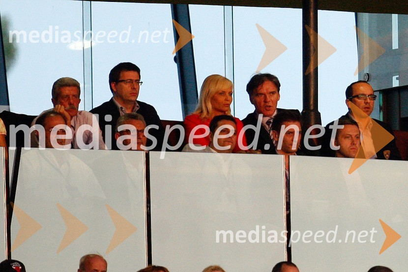 Drago Cotar, predsednik kluba NK Maribor; ...; Jerneja Jager, direktorica Modiane; mag. David Kastelic, predsednik uprave Zavarovalnica Maribor; ...Nogometna tekma: NK Maribor - Birkirkara FC