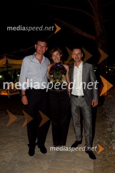 Martin Logar, direktor družbe Summit avto;  dr. Nataša Zabukovec Logar; Janez Jager, izvršni direktor za področje trženja in prodaje LifeClassFull Moon Party