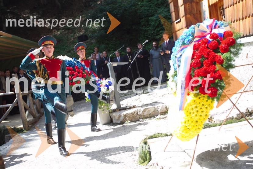 Polaganje vencevSpominska slovesnost pri Ruski kapelici 2013