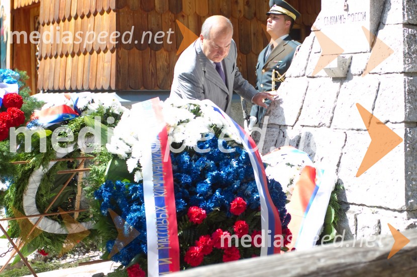 Polaganje vencevSpominska slovesnost pri Ruski kapelici 2013