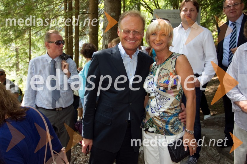 Janez Škrabec, Riko d.o.o.; soproga Sonja Poljanšek - Škrabec, lastnica Welness centra SunnySpominska slovesnost pri Ruski kapelici 2013