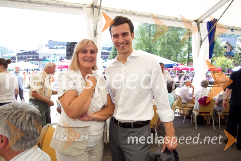 Darja Radič, nekdanja ministrica; Jernej Pavlič, državni sekretarSpominska slovesnost pri Ruski kapelici 2013