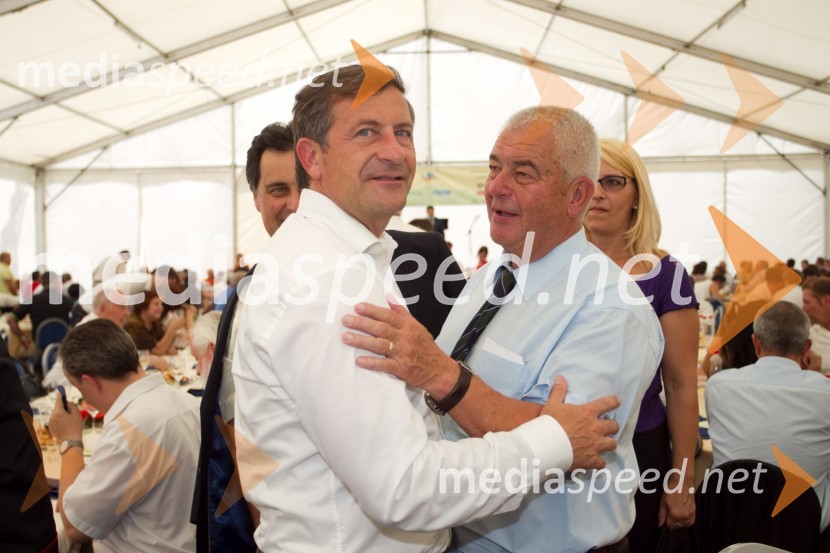 Karel Erjavec, minister za zunanje zadeve;Saša Geržina, predsednik društva Slovenija RusijaSpominska slovesnost pri Ruski kapelici 2013
