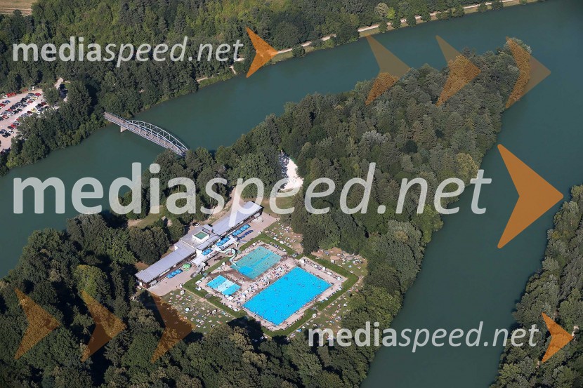 Mariborski otokMaribor in okolica iz zraka