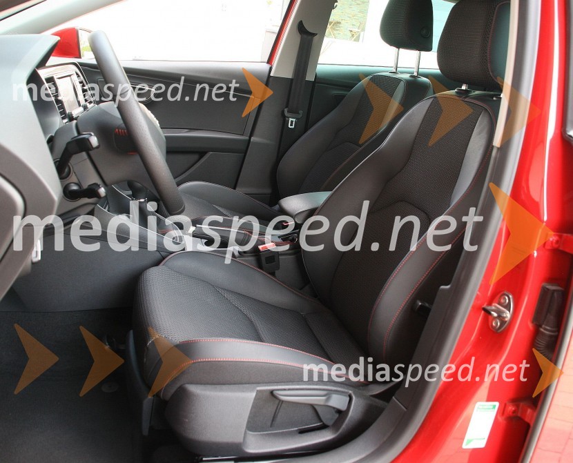 Seat Leon 2.0 TDI FR, sedeži so udobni z zadostnim bočnim oprijemomSeat Leon 2.0 TDI FR, mediaspeed test