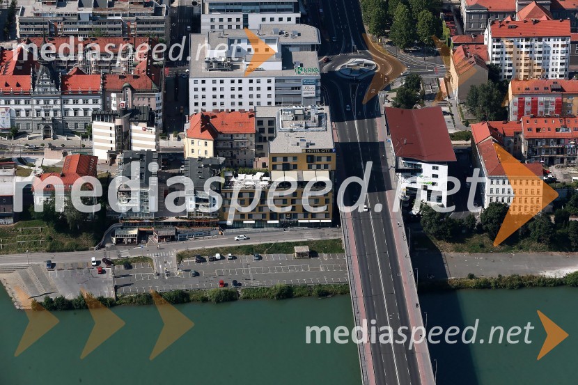 Hotel City, stavba DRI,&nbsp;Krožišče na Titovi cesti v Mariboru in Fontana 