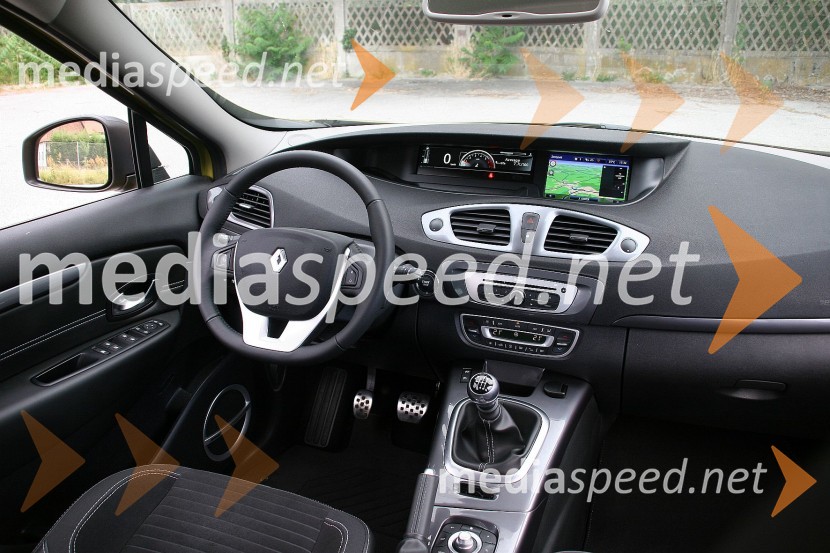 Renault Scenic Xmod Bose Edition TCe 130 Energy, notranjostRenault Scenic Xmod bose Edition TCe 130 Energy, mediaspeed test