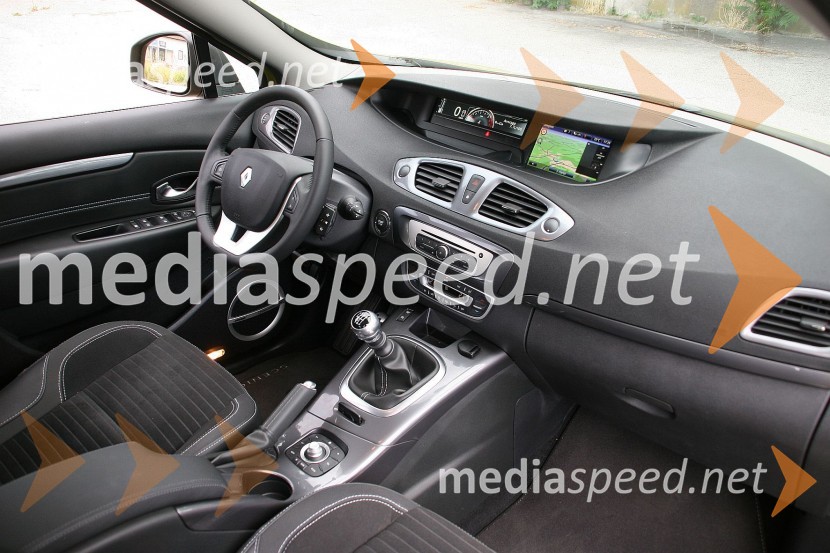 Renault Scenic Xmod Bose Edition TCe 130 Energy, notranjostRenault Scenic Xmod bose Edition TCe 130 Energy, mediaspeed test