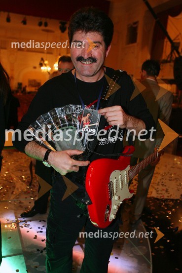 Ilija Jovanović, menedžer Dada TopićaDado Topić, zmagovalec Dore 2007