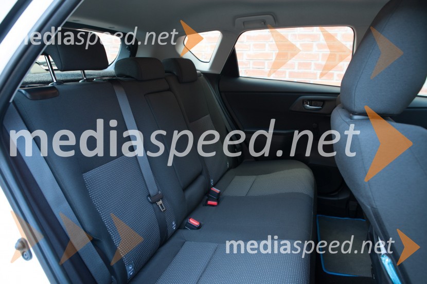Toyota Auris Hybrid 1.8 VVT-i Sol, notranjostToyota Auris Hybrid 1.8 VVT-i Sol, mediaspeed test