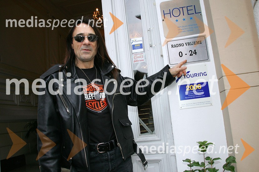 Dado Topić, zmagovalec Dore 2007Dado Topić, zmagovalec Dore 2007