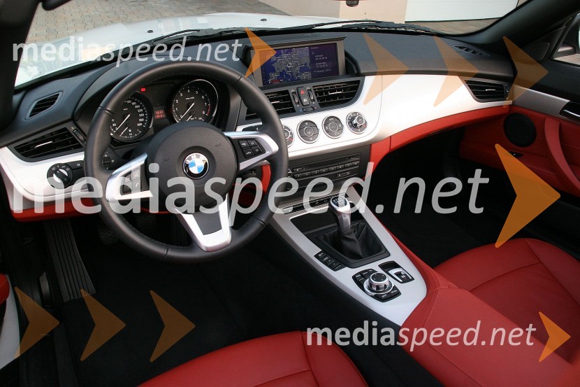 BMW Z4 sDrive 28i, notranjostBMW Z4 sDrive 28i, mediaspeed test