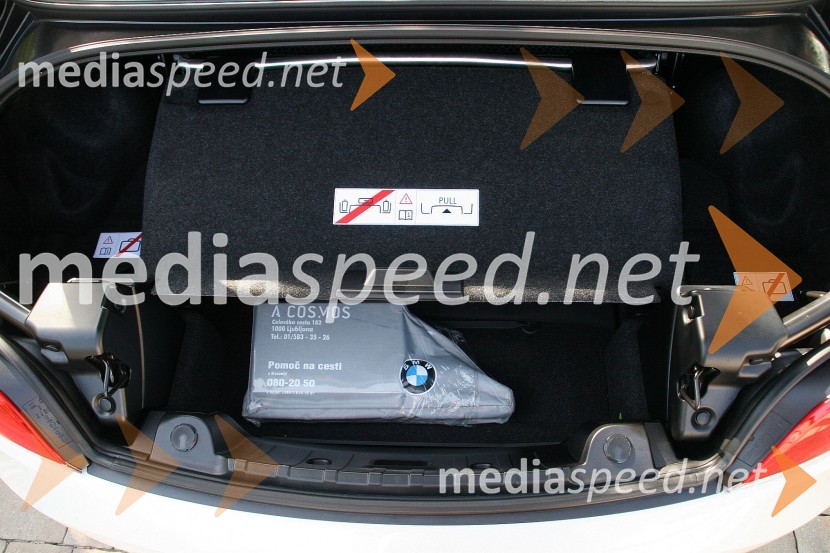 prtljažnik z varovalnim pokrovom za zloženo streho meri 180 litrovBMW Z4 sDrive 28i, mediaspeed test
