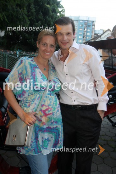 Mihaela Margan - Miša, novinarka; Jurij Bradač, igralec ter manekenJurij Bradač, zabava ob rojstnem dnevu