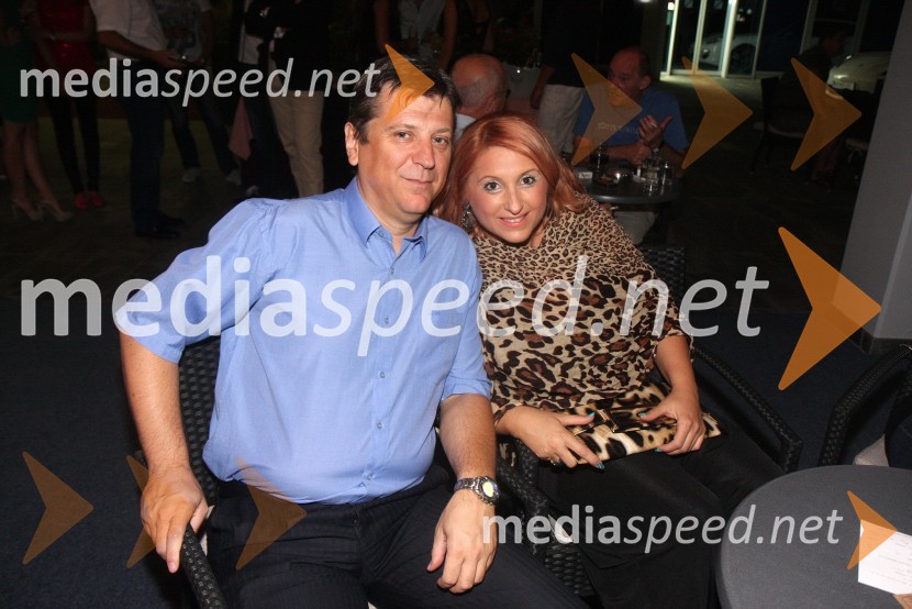 Mirjana Stiplošek Gorza, lastnica butika La Miriam s spremljevalcem&nbsp;Jurij Bradač, zabava ob rojstnem dnevu