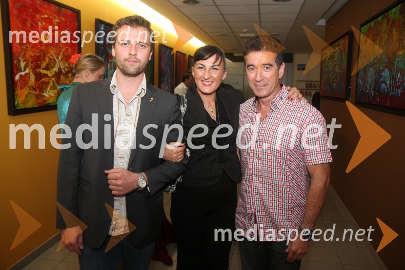 Aljoša Kovačič, igralec;&nbsp;Sinela Sinanovič, PR filma Izhod ter managerka in pravnica; Jorge FuentesJurij Bradač, zabava ob rojstnem dnevu