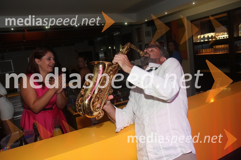Zoki Makeba, saxofonistJurij Bradač, zabava ob rojstnem dnevu