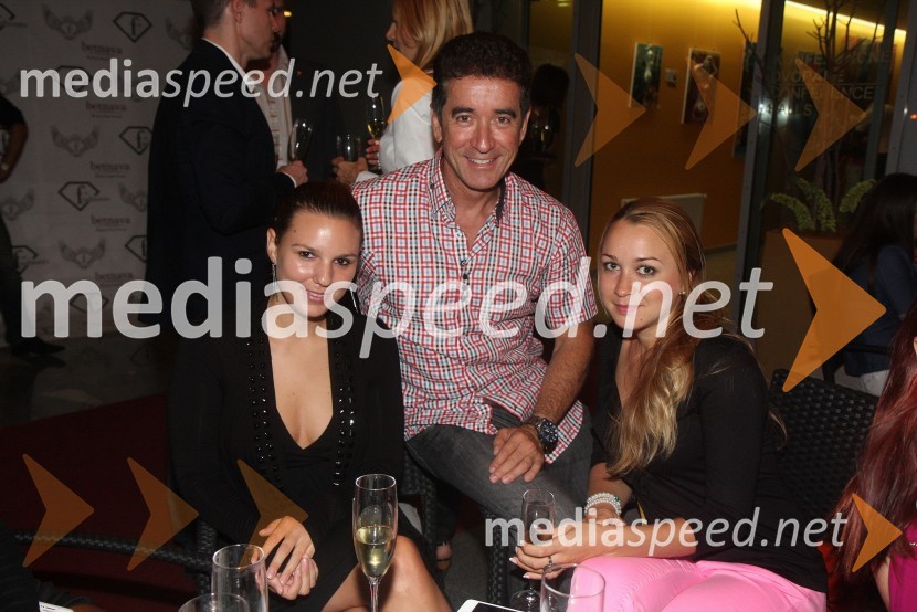 ...; Jorge Fuentes; ...Jurij Bradač, zabava ob rojstnem dnevu