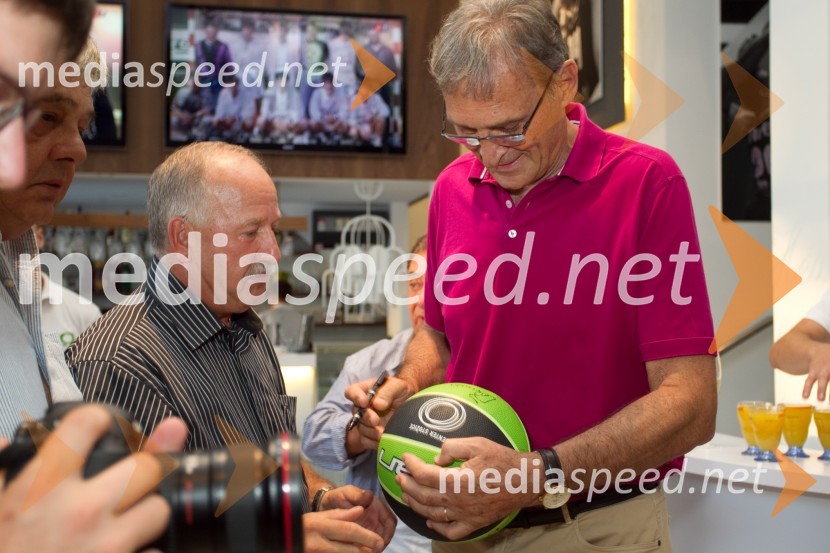 Drago Banovič, nekdanji direktor Zavoda Tivoli; Petar Skansi, nekdanji košarkarObisk legend jugoslovanske košarke v Ljubljani