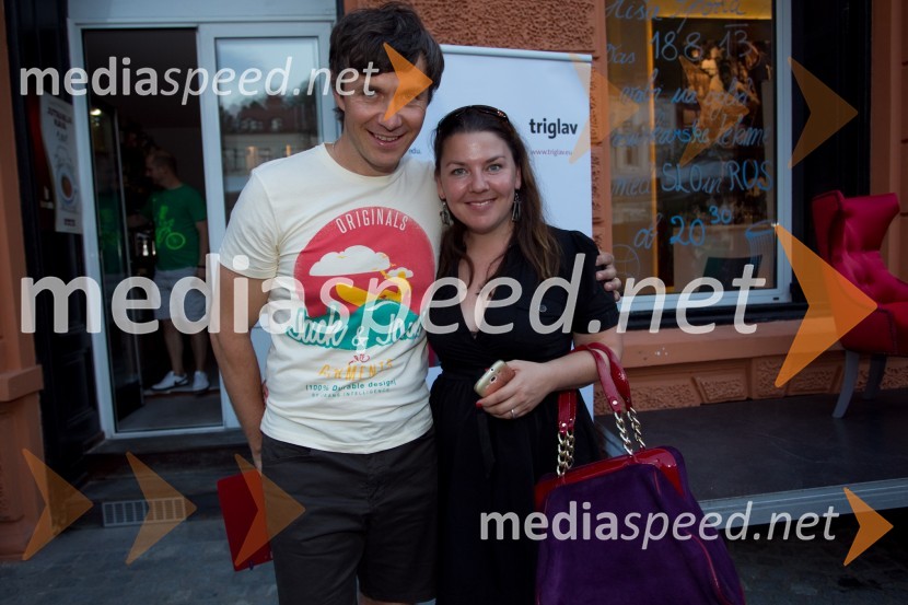 Sašo Sever, voditelj; Tjaša Kolenc Filipčič, vodja trženjskega komuniciranja v Skupini TriglavObisk legend jugoslovanske košarke v Ljubljani