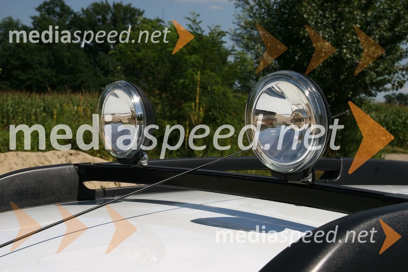 off-road luči na strešnih nosilcihDacia Duster Extreme 1.5 dCi 4X4, mediaspeed test