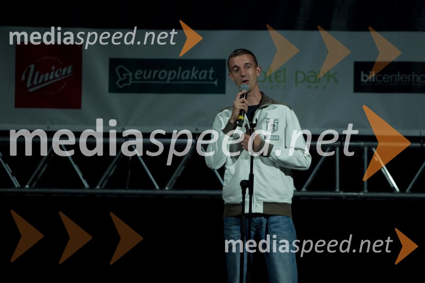 Stefan Šumanac - Šumi, stand up komik6. poletni festival Panč, otvoritev