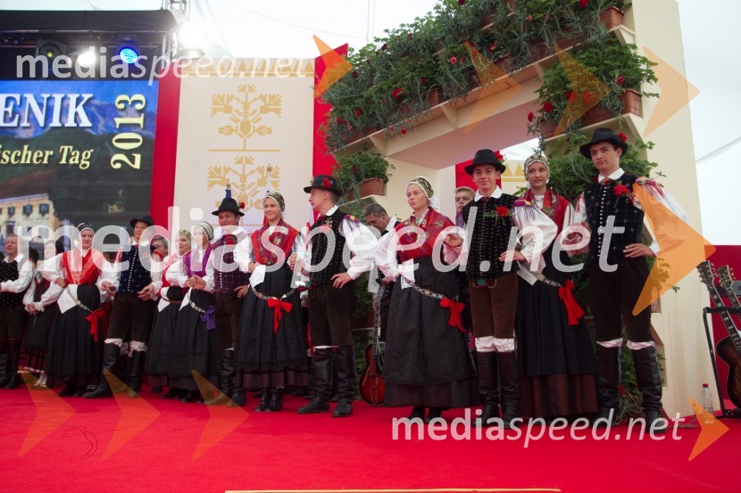 Folklorna skupina Iskraemeco KranjFestival Avsenik 2013, slovenski dan