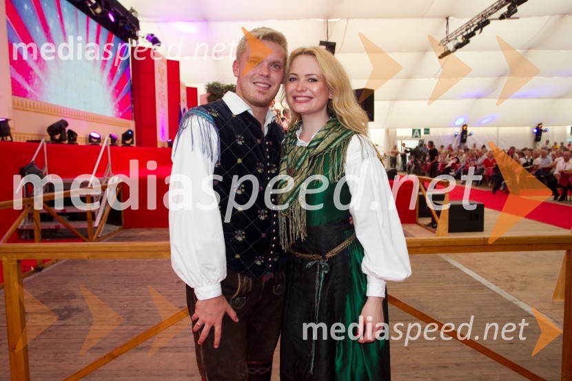 MItja Šinkovec, pevec; Aleksandra Križan, pevkaFestival Avsenik 2013, slovenski dan