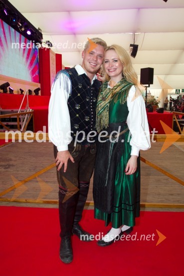 MItja Šinkovec, pevec; Aleksandra Križan, pevkaFestival Avsenik 2013, slovenski dan