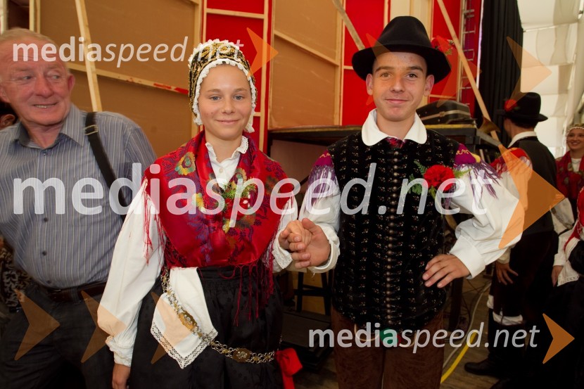 Folklorna skupina Iskraemeco KranjFestival Avsenik 2013, slovenski dan