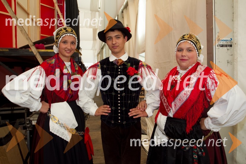 Folklorna skupina Iskraemeco KranjFestival Avsenik 2013, slovenski dan