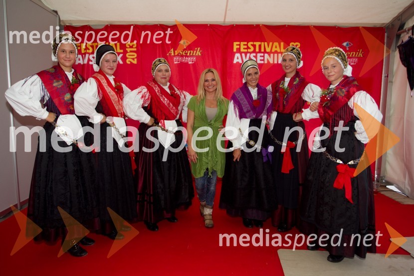 Folklorna skupina Iskraemeco Kranj; Nuša Derenda, pevkaFestival Avsenik 2013, slovenski dan