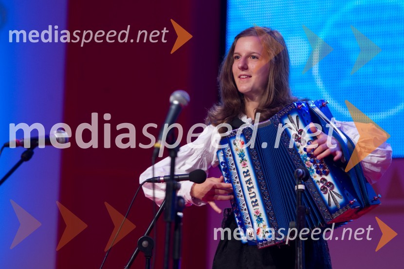 Anja Koračin, harmonikarkaFestival Avsenik 2013, slovenski dan