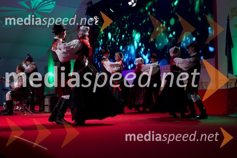 Folklorna skupina Iskraemeco KranjFestival Avsenik 2013, slovenski dan