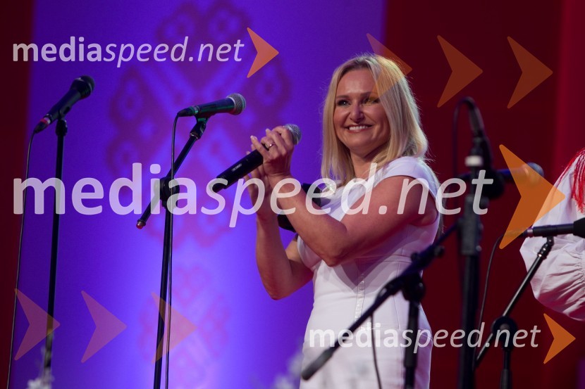 Nuša Derenda, pevkaFestival Avsenik 2013, slovenski dan