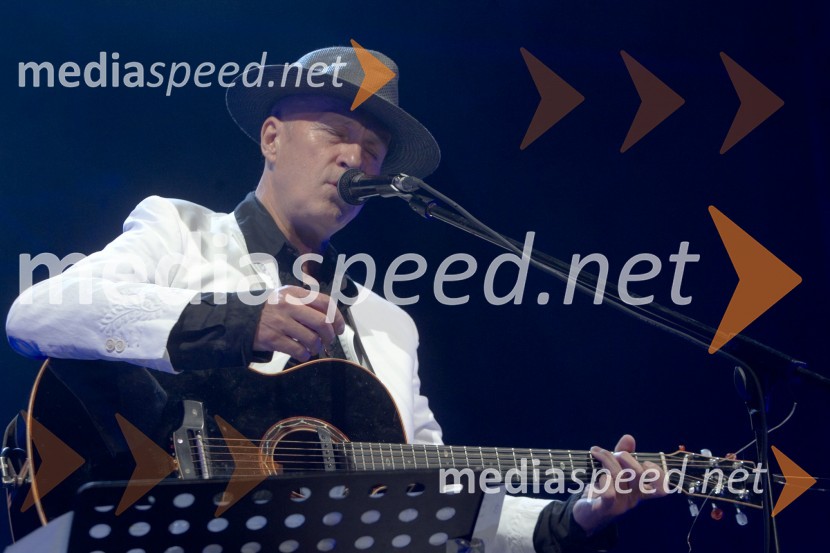 Vlado Kreslin, glasbenikVlado Kreslin, tradicionalni koncert v Križankah