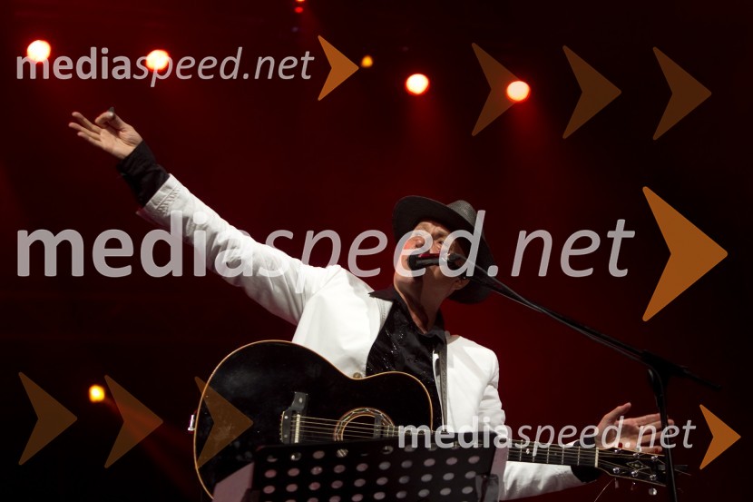 Vlado Kreslin, glasbenikVlado Kreslin, tradicionalni koncert v Križankah