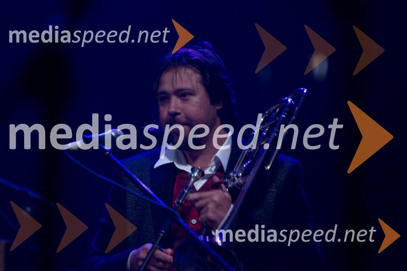 Gal Gjurin, glasbenikVlado Kreslin, tradicionalni koncert v Križankah