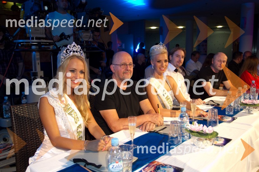 Zerina Širbegović, Miss Earth BIH 2012; Zmago Jelinčič Plemeniti, politik; Anjeza Barbatovci, Miss Earth Slovenija 2012; Miha Rakar, direktor vodnega mesta Atlantis; Drago GavranovičMiss Earth Slovenije 2013 je Nina Kos
