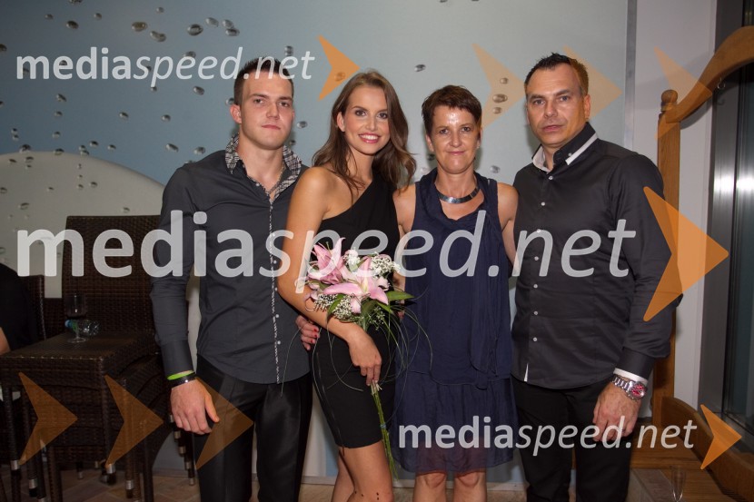 Patrik; Sara Savnik; Rossita; SilvoMiss Earth Slovenije 2013 je Nina Kos